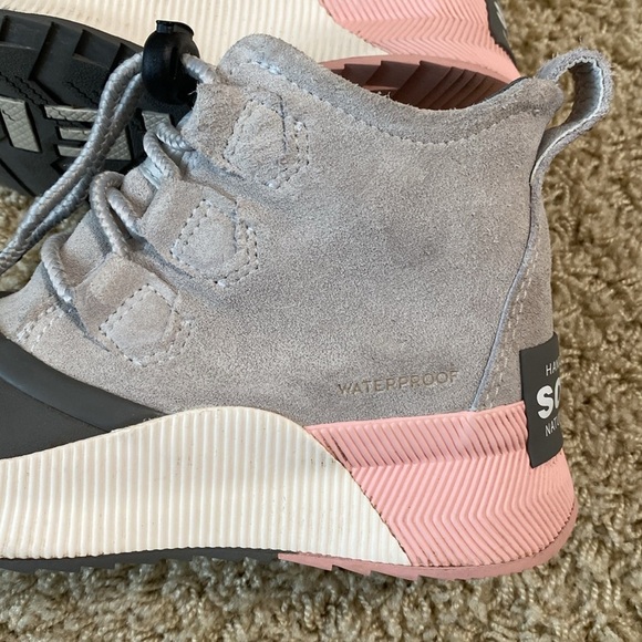 Sorel | Out N About Classic Youth Waterproof Boot - Picture 5 of 11